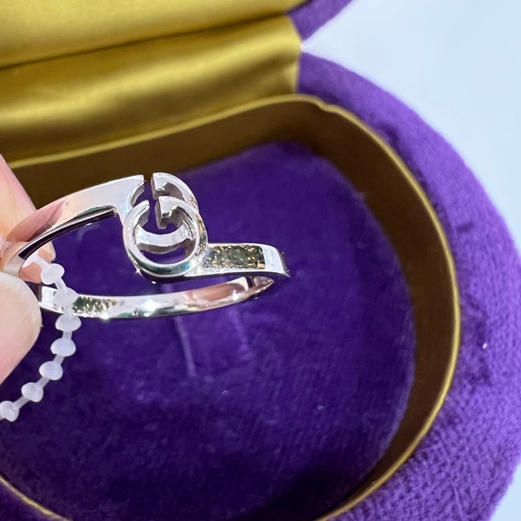 GUCCI GG Running 18K White Gold Stacked Ring - Picture 4 of 11